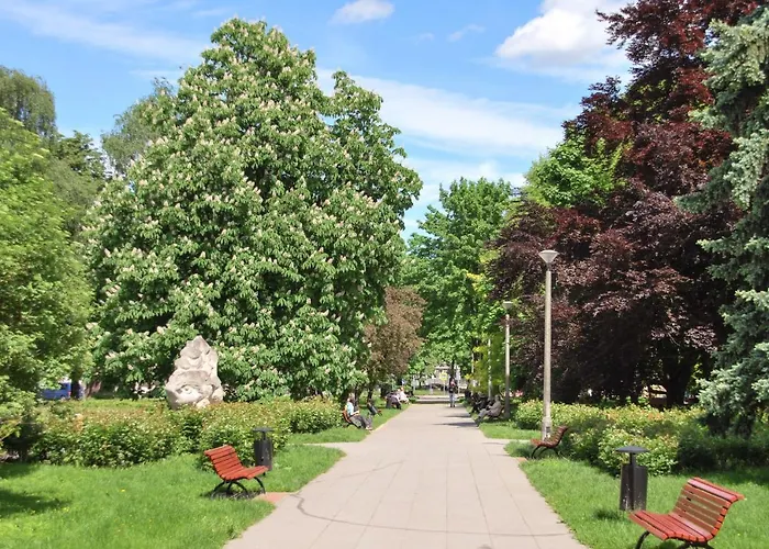 The Heart Of Nowa Huta - Free Garage *